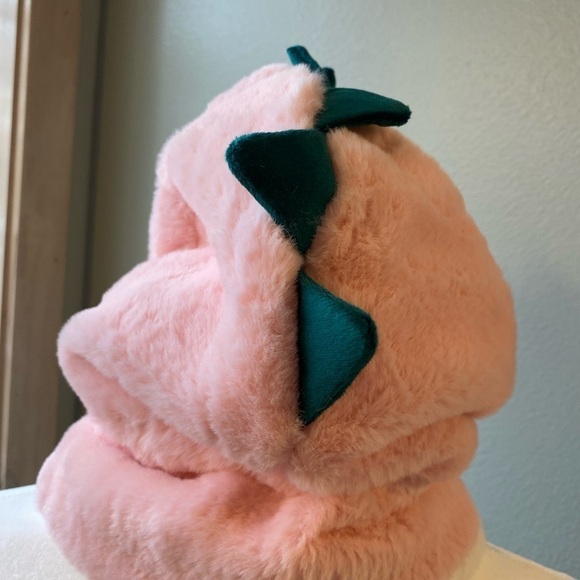 Super soft and cozy Dinosaur Hat and Scarf. Perfect for winter kids size 4T-8. - Picture 6 of 6